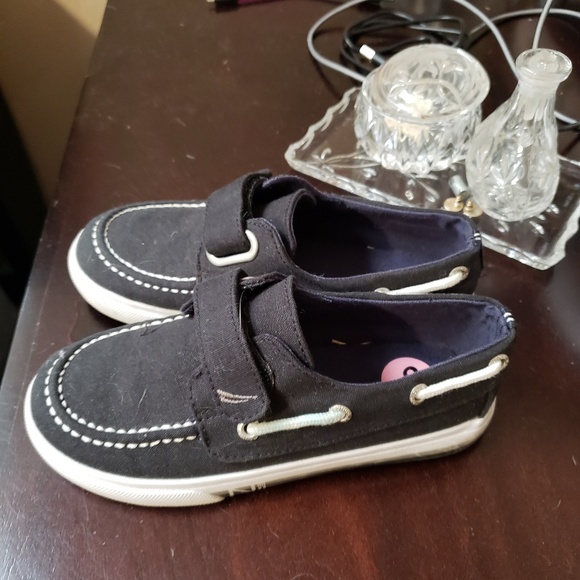 Shoes - Picture 2 of 4